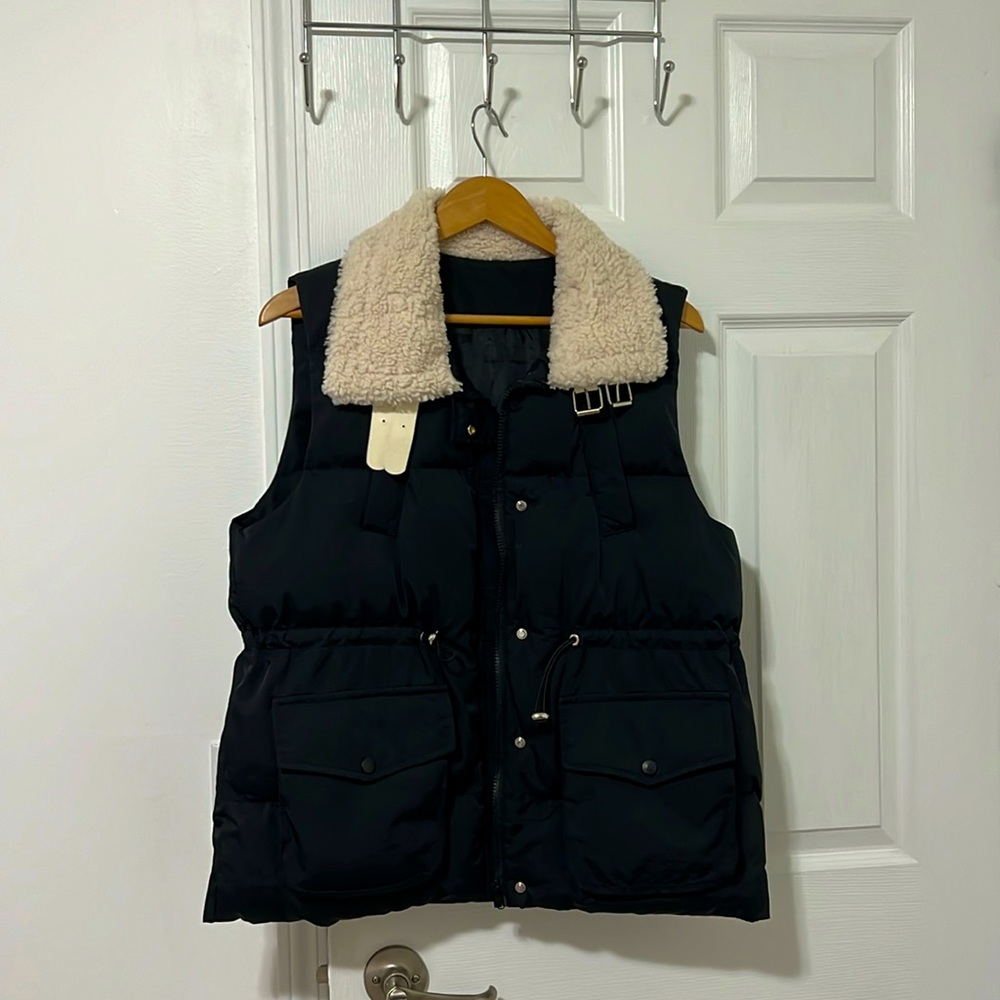 Oversized Black Puffer Vest with Sherpa Collar